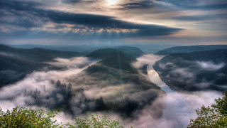 Valley river mountains clouds sunrays - a river and mountains free wallpaper