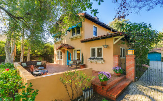 House patio table chairs fence - a fence free wallpaper