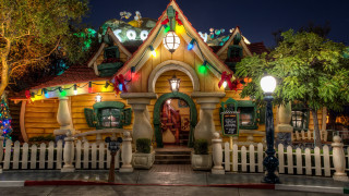 House lights picket fence night - roof free wallpaper