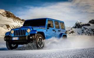 Blue jeep snow mountain road - the snow free wallpaper
