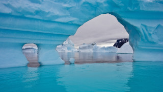 Iceberg glacier scenery ecological art - an iceberg free wallpaper
