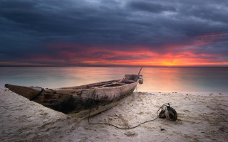 Boat beach sunset clouds matte - a rope free wallpaper