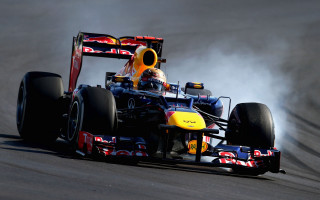Red bull racing car smoke - a man driving free wallpaper