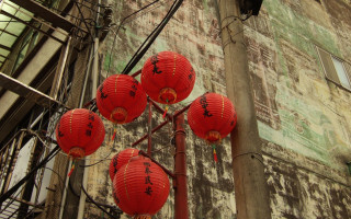 Red lanterns clock streetlight bridge - ding guanpeng free wallpaper