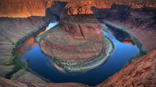 River canyon mountains desert trees - symmetrical balance free wallpaper for desktop