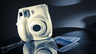 White camera table magazine tree - free technology wallpaper