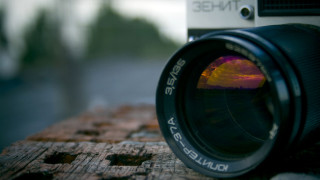 Camera lens wooden table sky - a camera len free wallpaper