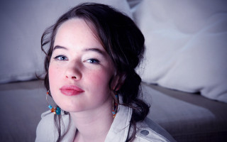 Woman blue eyes white shirt - anna findlay free wallpaper