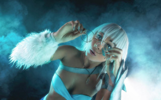 Woman bikini glasses feathered armband - a pair of glasses free wallpaper