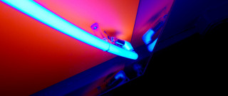 Neon tube red blue walls - a red wall behind free wallpaper