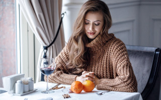 Woman wine oranges autumn indoor - autumn free wallpaper for desktop