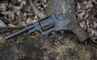 Gun stump wooden handle black - a wooden handle free wallpaper