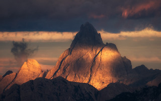 Mountain peak cloudy sky dusk 2 - tall peak free wallpaper