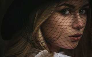 Woman veil hat fishnets fashion - her head and a hat free wallpaper