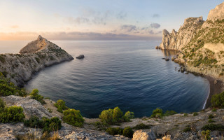 Panoramic lake rocky cliffs island - a small island in the middle free wallpaper