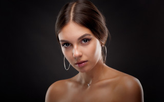 Woman hoop ears black white - free portrait wallpaper for desktop