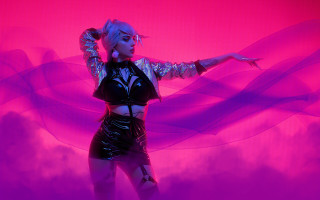 Pink synthwave hologram elsa bleda - elsa bleda free wallpaper