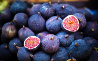 Figs pile cutout fruit macro - other fruit free wallpaper for desktop