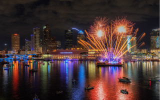 Fireworks city night water skyline - american romanticism free wallpaper for desktop
