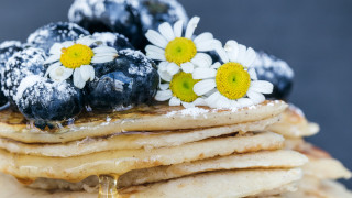Pancakes blueberries flowers powdered sugar - sugar free wallpaper