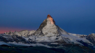 Mountain snow peak dusk pink - christo free wallpaper