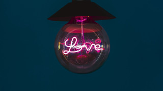 Lightbulb neon sign dark sky - a lamp free wallpaper