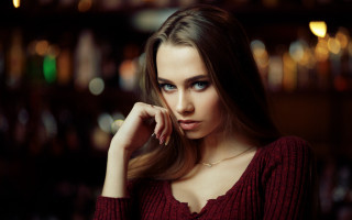 Blue eyes red sweater bar - a red sweater free wallpaper for desktop
