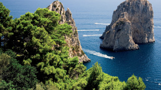 Boat rocks trees bay landscape - carlo carlone free wallpaper