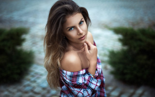 Woman longhair plaidshirt jeans portrait 2 - free portrait wallpaper for desktop