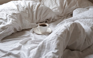 Coffee saucer bed white sheets - a saucer free wallpaper