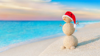 Snowman sand beach santa hat - a santa hat free wallpaper