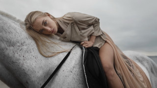 Woman horse blonde longhair fashion - closed free wallpaper for desktop
