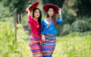 Colorful girls field hat jigsaw - dai xi free wallpaper