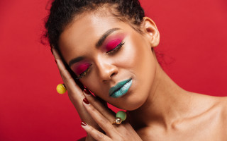 Bright makeup red background portrait - neofauvism free wallpaper