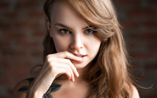 Elina karimova tattoo blonde posing - a tattoo free wallpaper for desktop
