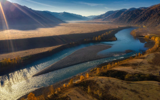 River valley mountains autumn sunshine - a valley free wallpaper