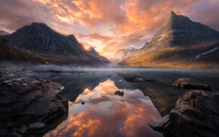 Mountain lake sunset rocks clouds - free sunset wallpaper
