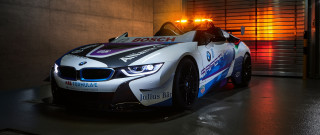 Bmw racecar garage redlight digital - rim free wallpaper