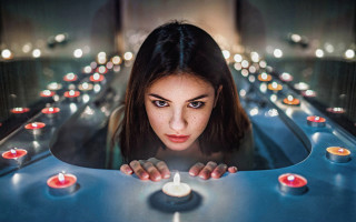 Woman hot tub candles serious - elsa bleda free wallpaper