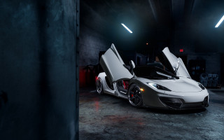White sports car garage open 4 - ultra high detail free wallpaper