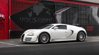 White bugatti red door graffiti - a red door free wallpaper