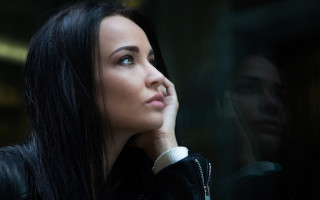 Woman window hand chin neoplasticism - her chin free wallpaper for desktop