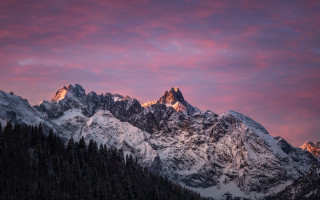 Mountain range pink sky clouds 25 - a pink sky in the background free wallpaper for desktop