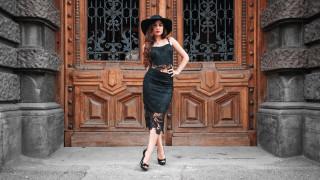 Woman dress hat door iron - a black dress and hat free wallpaper
