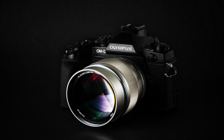Camera lens black background white - a len free wallpaper for desktop