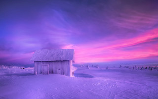 Small cabin snowy field purple - a purple sky in the background free wallpaper