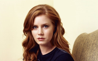 Red hair woman couch remote - leesha hannigan free wallpaper