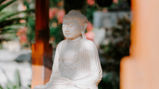 White buddha garden blurry bokeh - fang congyi free wallpaper