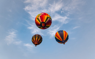 Hot air balloons blue sky 4 - free airplane wallpaper