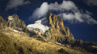 Mountain snow peak clouds sky - a mountain free wallpaper